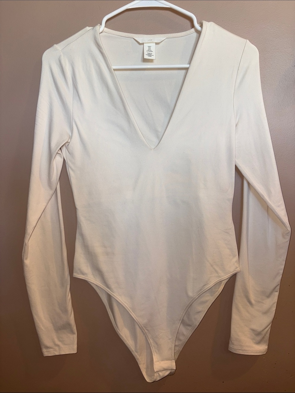 H&M White V-Neck Long Sleeve Bodysuit